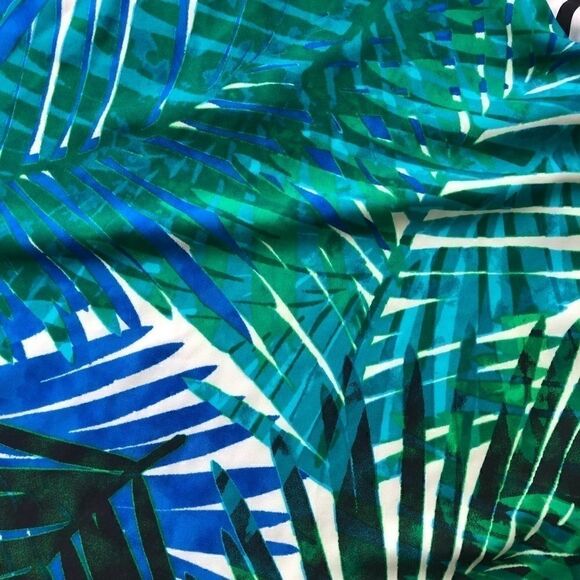 Calvin Klein size large cold shoulder back zip top - Picture 5 of 9